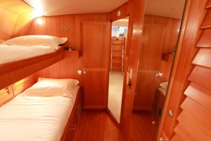 SY Pacific Wave Guest Suite Startboard