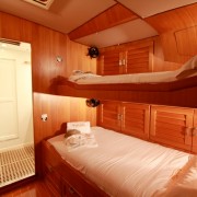 SY Pacific Wave Guest Suite Starboard side