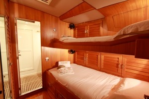 SY Pacific Wave Guest Suite Starboard side